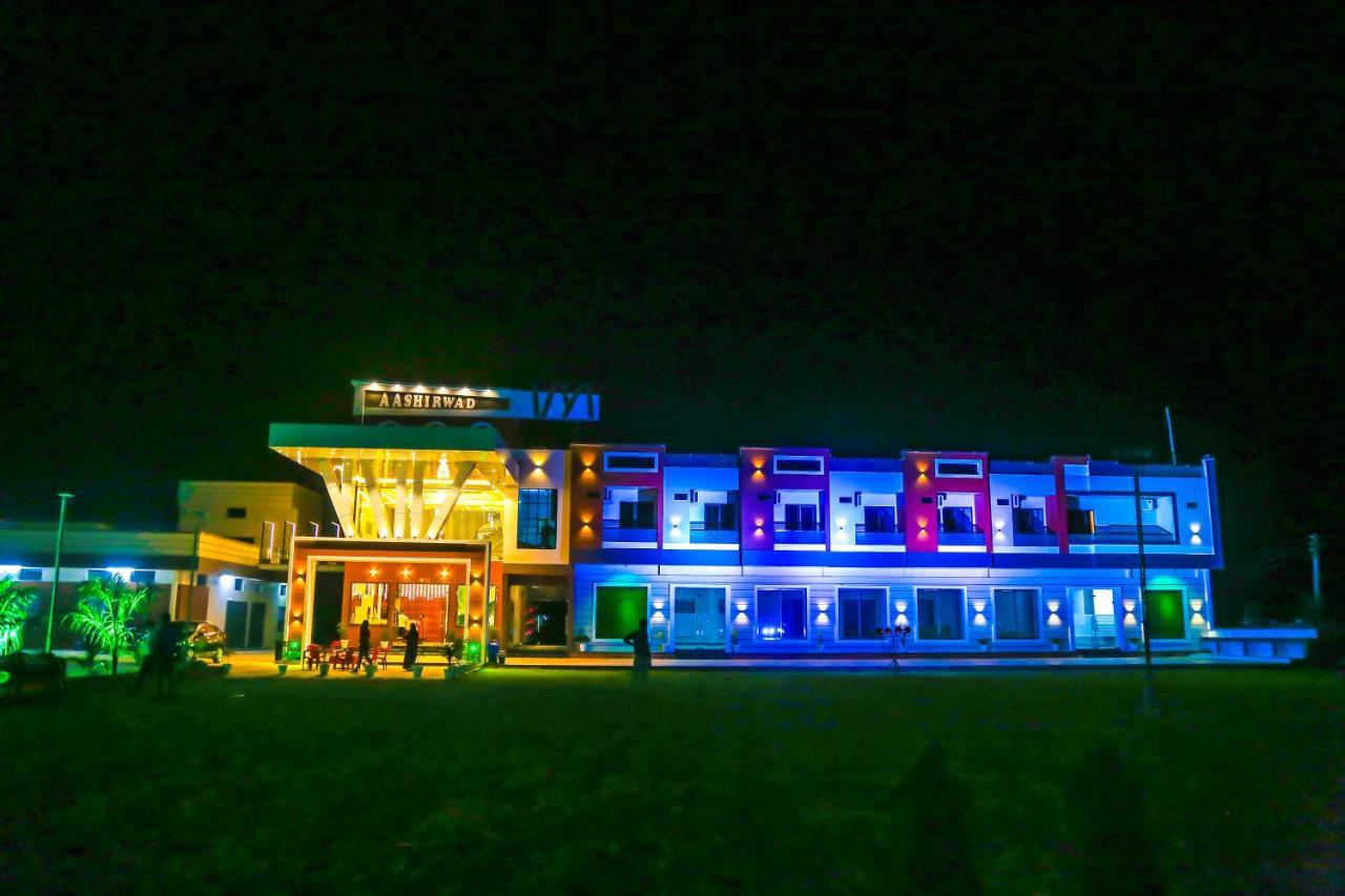 Aashirwad Hotels & Resort Shamgarh Exteriör bild